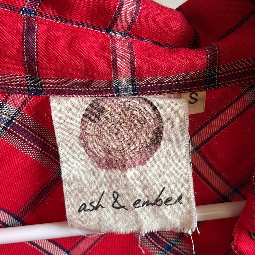 Red flannel - Picture 2 of 3